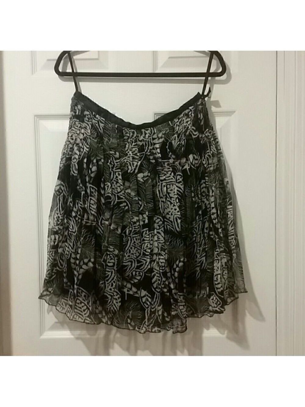 wd NY SILK REPEAT PLEAT FLOWY LINED SKIRT - Picture 2 of 4